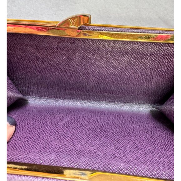 Louis Vuitton Yellow Epi Kisslock Sarah Wallet, Purple Interior & Gold Hardware - Picture 7 of 10